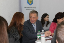 Round table 